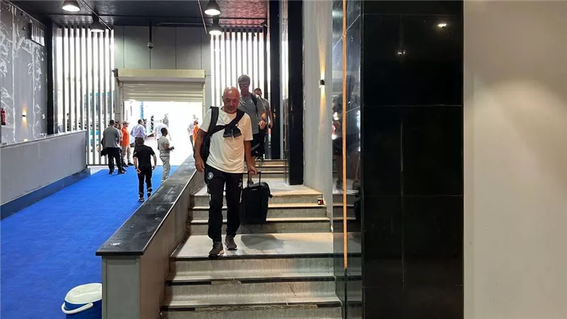 وصول فريق بيراميدز إلى استاد القاهرة الدولي لمواجهة البنك الأهلي