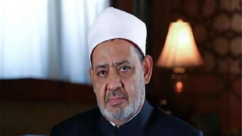 شيخ الأزهر ينعى ضحايا قطار سوهاج