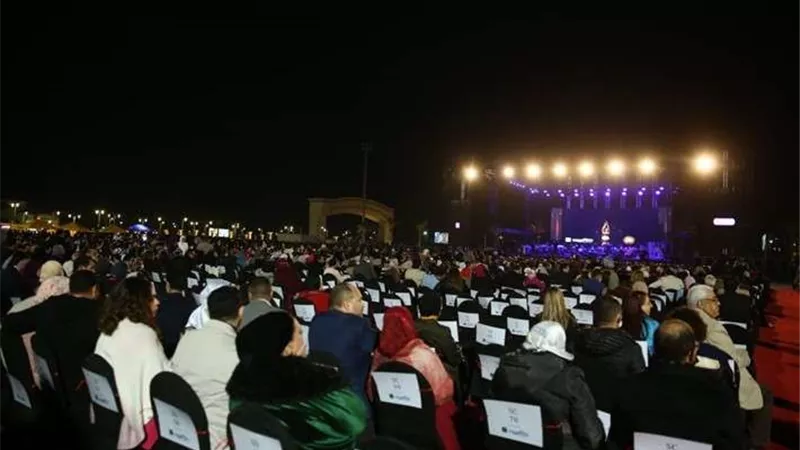 حفل أنغام كامل العدد.. وتتجاهل تقديم نعي لضحايا حادث سوهاج