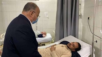 محافظ القاهرة يتفقد مصابي عقار السلام المنهار.. صور
