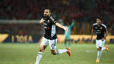 حكم مباراة الأهلي والإسماعيلى في الدوري المصري