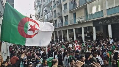في مثل هذ اليوم.. احتفالات وطنية سنوية بذكرى استقلال الجزائر