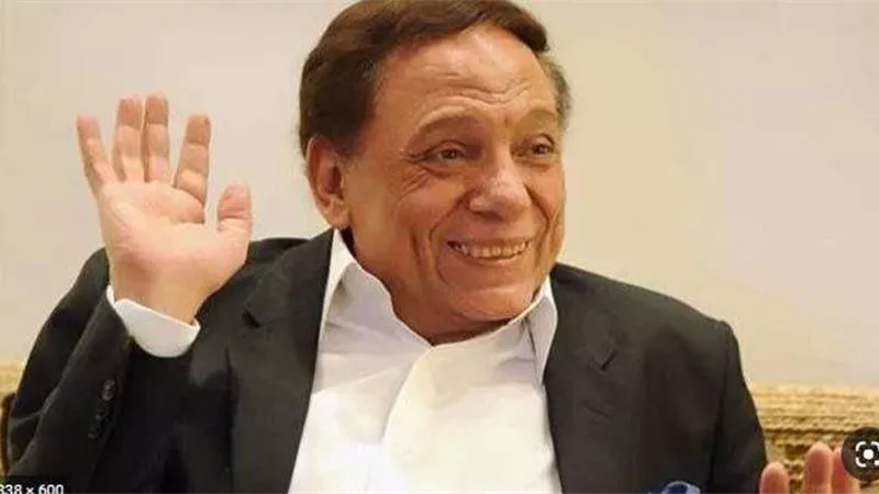 فنان يكشف سر عن علاقة عادل إمام بوالديه| فيديو