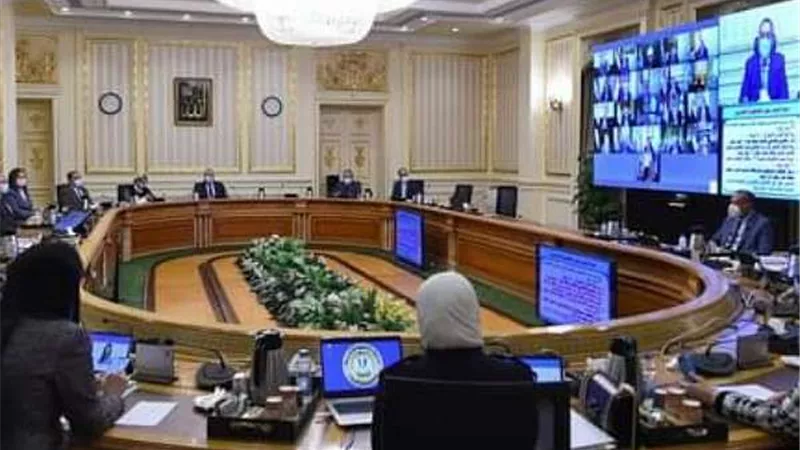 مدبولي: نسابق الزمن لإعادة الحركة إلى قناة السويس