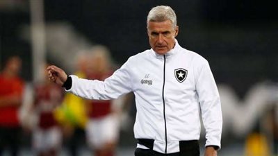 النصر السعودي يعلن التعاقد مع البرتغالي لويس كاسترو مديرًا فنيًا جديدًا