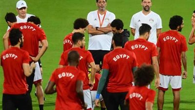 شوبير يهدد بالإعلان عن تفاصيل راتب جهاز أجيري مع المنتخب
