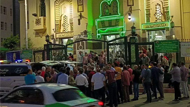 أهالي دمنهور يشيعون جثمان الطالب يوسف الساقط في بئر الأسانسير | صور