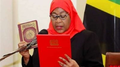 رئيسة تنزانيا ترشح وزير المالية نائبًا لها