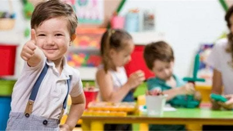 خبير معلومات يحذر من تعرض الأطفال حتى سن 3 سنوات للشاشات الإلكترونية.. فيديو