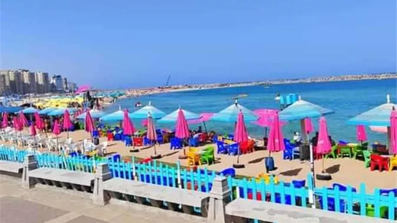 الآن.. تعرف على كيفية حجز شمسيتك في أفضل شواطئ إسكندرية؟