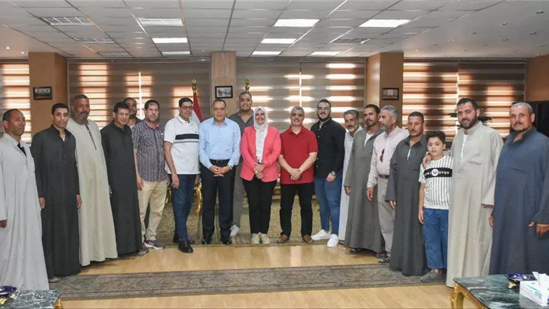 محافظ الشرقية يلتقي المواطنين ونواب البرلمان