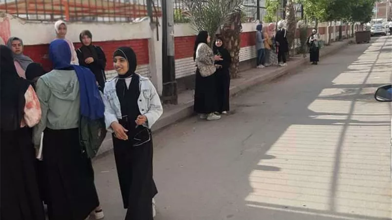 الجيولوجيا ترسم البهجة على وجوه الطلاب الثانوية العامة بسوهاج