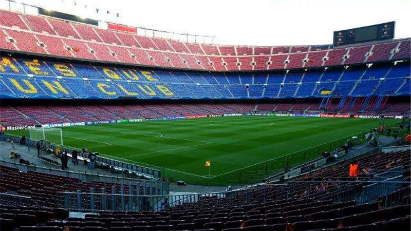 وفاة نجم برشلونة وإنتر لويس سواريز ميرامونتس