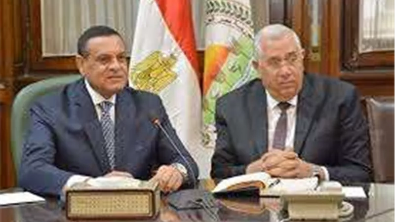 الزراعة والتنمية المحلية يبحثان توفير السلع الغذائية في المحافظات بأسعار مخفضة