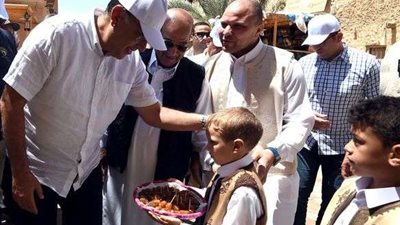 أصحاب المحال يشكرون الرئيس السيسي لتطوير ورفع كفاءة الخدمات بالواحة