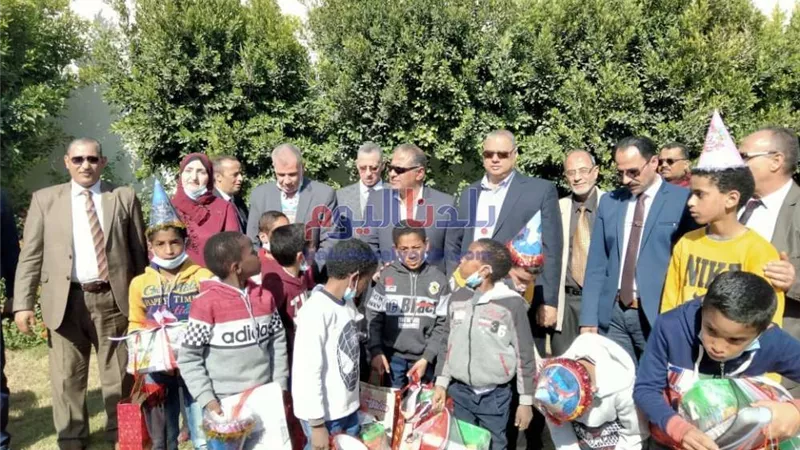 مركز حوش عيسي ينظم احتفالية ليوم اليتيم (صور)