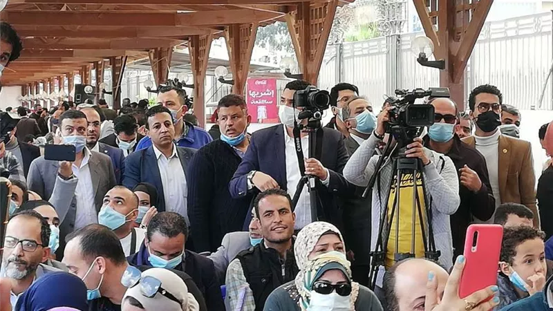وليد الغمري يشارك فى عمومية الصحفيين.. صور