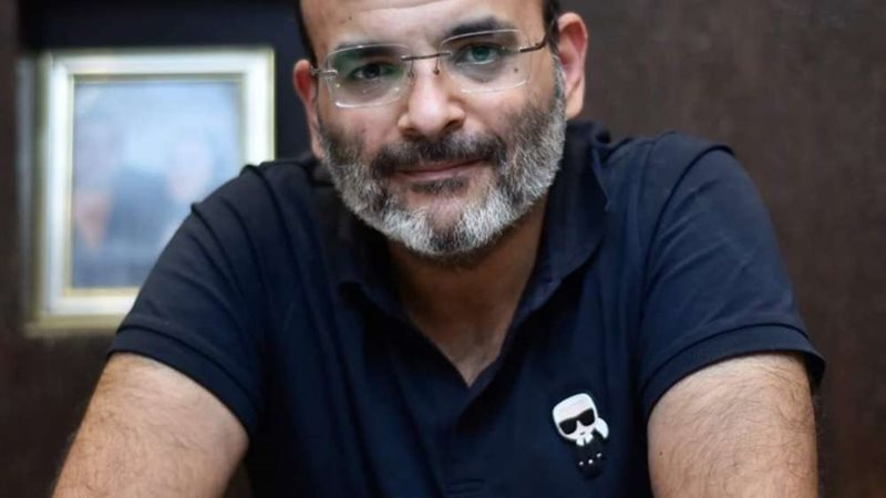 أيمن بهجت قمر 