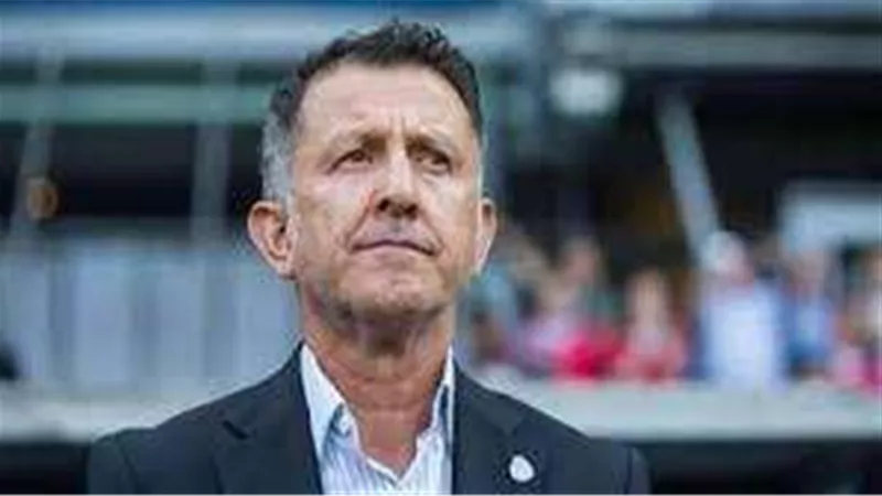 أوسوريو يشاهد مباريات الزمالك السابقة لعلاج هفوات الدفاع قبل مواجهة الأهلي