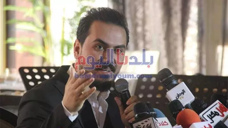 بسبب رانيا يوسف.. نزار الفارس يعلن اعتزاله