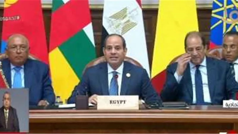السيسي: أطالب أطراف المجتمع الدولى بالوفاء بتعهداتها لدعم دول جوار السودان