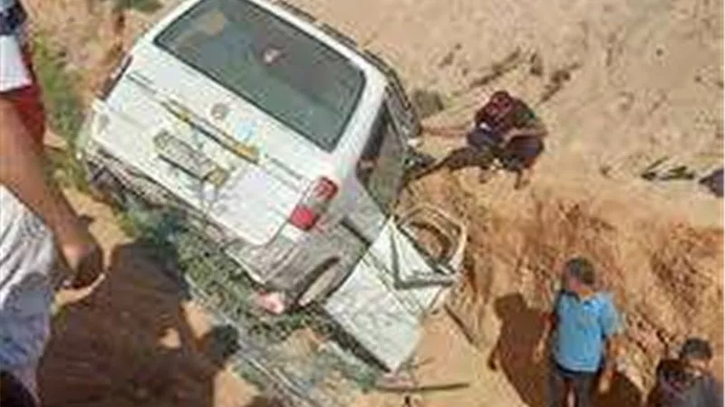 مصرع شخص وإصابة 11 آخرين إثر إنقلاب ميكروباص بالشرقية