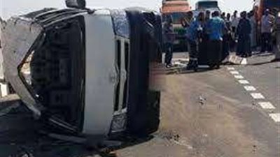 مصرع وإصابة 11 شخصا في حادث انقلاب سيارة بالمنيا