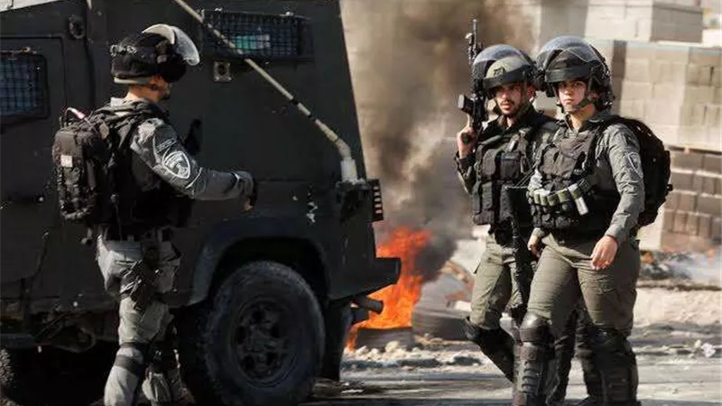 إصابة شاب فلسطيني خلال مواجهات مع قوات الاحتلال في مخيم 