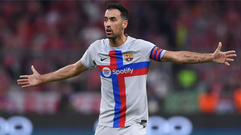 بعد رحيله.. «روميو» بديلًا لبوسكيتس في برشلونة