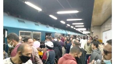 إخلاء أحد قطارات المترو من الركاب.. لهذا السبب