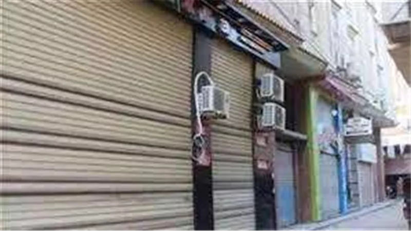 تنفيذًا لقرار مجلس الوزراء.. تحرير 227 مخالفة لمحلات لم تلتزم بقرار الغلق