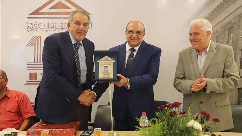 الغرفة التجارية .. تكرم وكيل وزارة مديرية التموين في الإسكندرية