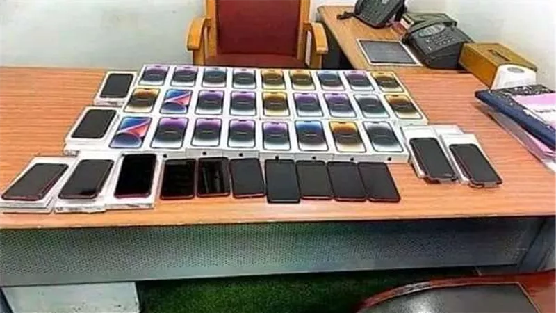 إحباط محاولة تهريب هواتف محمولة بمطار برج العرب بالإسكندرية