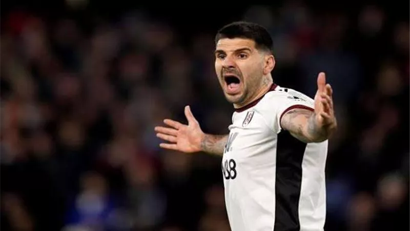 الهلال السعودي يسعى لضم الصربي ميتروفيتش وفولهام يعترض.. تفاصيل