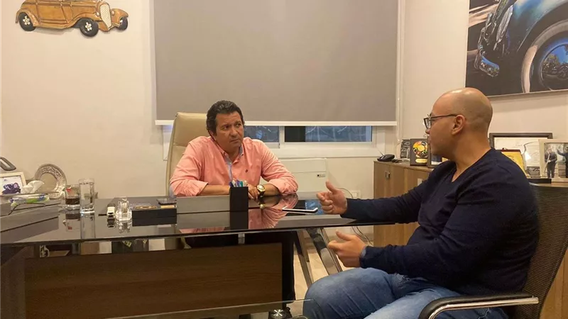 الحوار الكامل لرئيس شعبة السيارات العامة باتحاد الغرف التجارية عمر بلبع