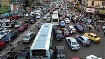 كثافات مرورية متحركة تشهدها محاور القاهرة والجيزة