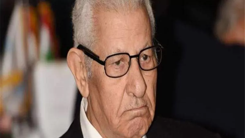 الهيئة الوطنية للصحافة تنعى الكاتب الصحفي الكبير مكرم محمد