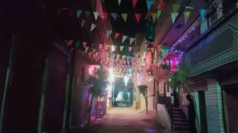 شوارع مدينة القدس تمتلئ بزينة رمضان وانتعاش بالسوق التجارية