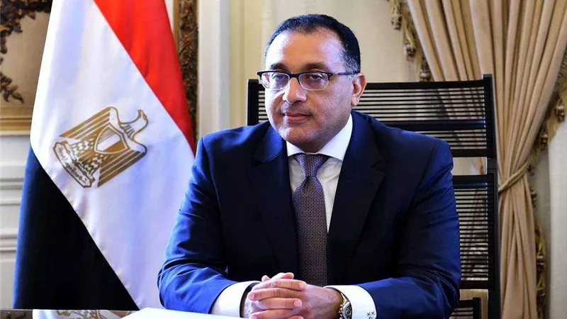 رئيس الوزراء يجري جولة تفقدية لمشروعات مدينة العلمين
