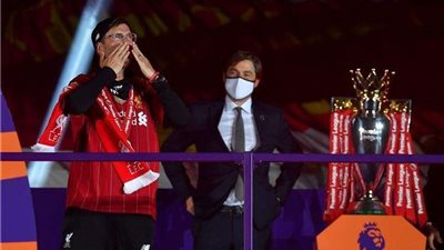 كلوب يتغنى بثنائي ليفربول.. ويبدي انبهاره بنجم ليدز