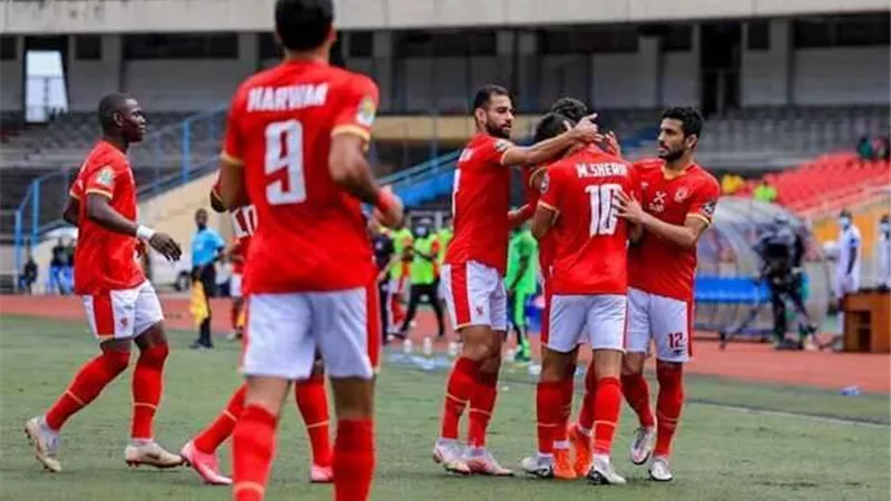 محمد شريف يقود هجوم الأهلي أمام الزمالك