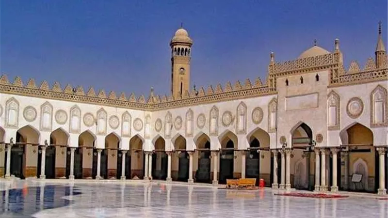 عالم أزهري يوضح فضل القرآن الكريم في حياة الإنسان.. فيديو