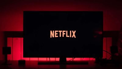 Netflix تعلن عن بدء تصوير فيلم The Swimmers