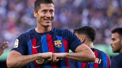 ليفاندوفسكي يقود هجوم برشلونة المتوقع أمام ريال مدريد في الكلاسيكو الودي
