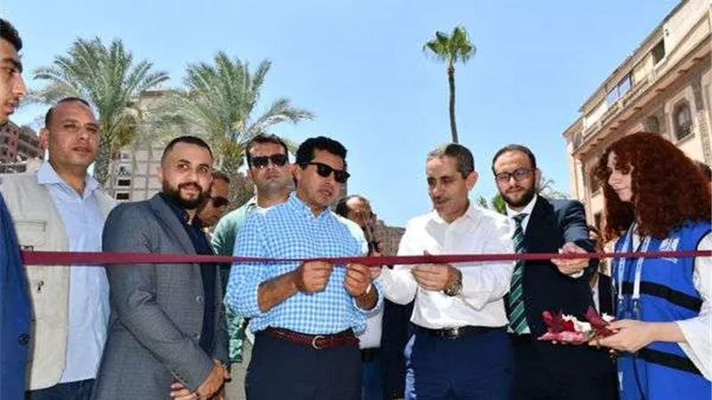 وزير الشباب والرياضة ومحافظ الغربية يتفقدان نادي بلدية المحلة