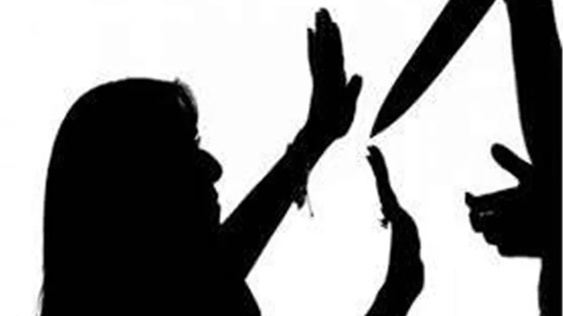 طعن سيدة علي يد طليقها داخل نادي في الغربية