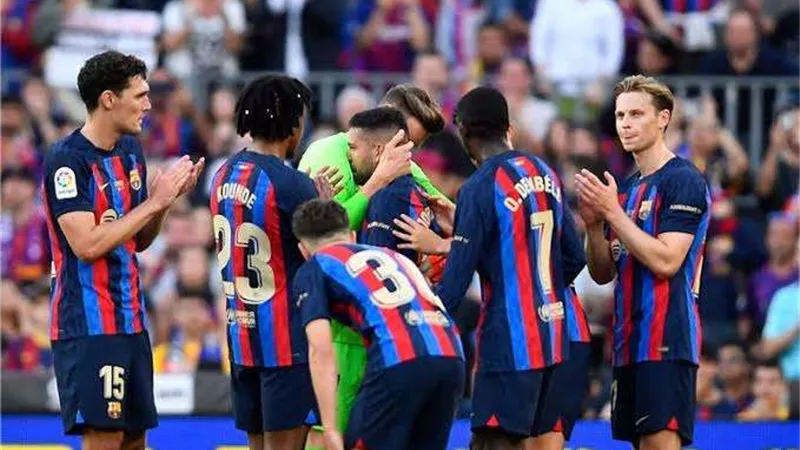 برشلونة يعلن انتقال 