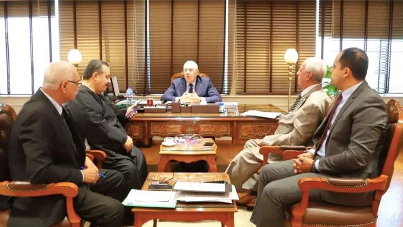 وزير الزراعة يناقش آليات تطوير التعاونيات على قانون التعاون الزراعى
