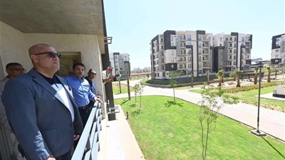 تفقد وزير الإسكان الوحدات السكنيةبمشروع 