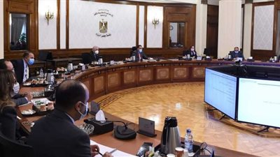 عاجل.. الحكومة تحسم الجدل حول تخفيض سن المعاش للعاملين بالدولة